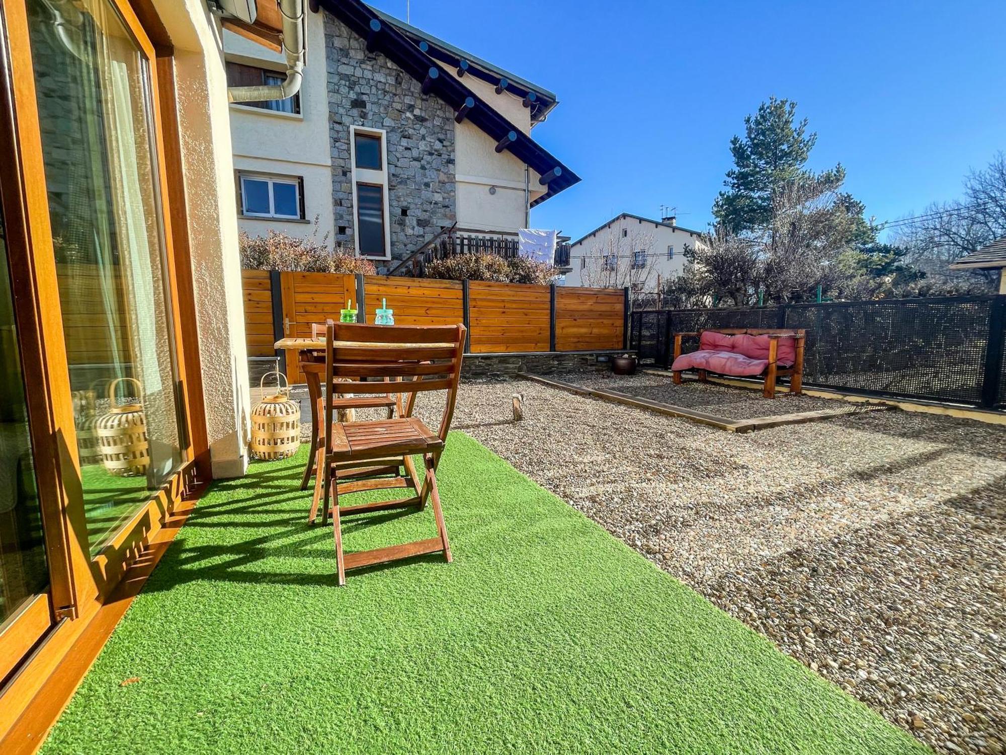 Bonita casa. Gran jardín. Con wifi. Villa Bourg-Madame Bagian luar foto