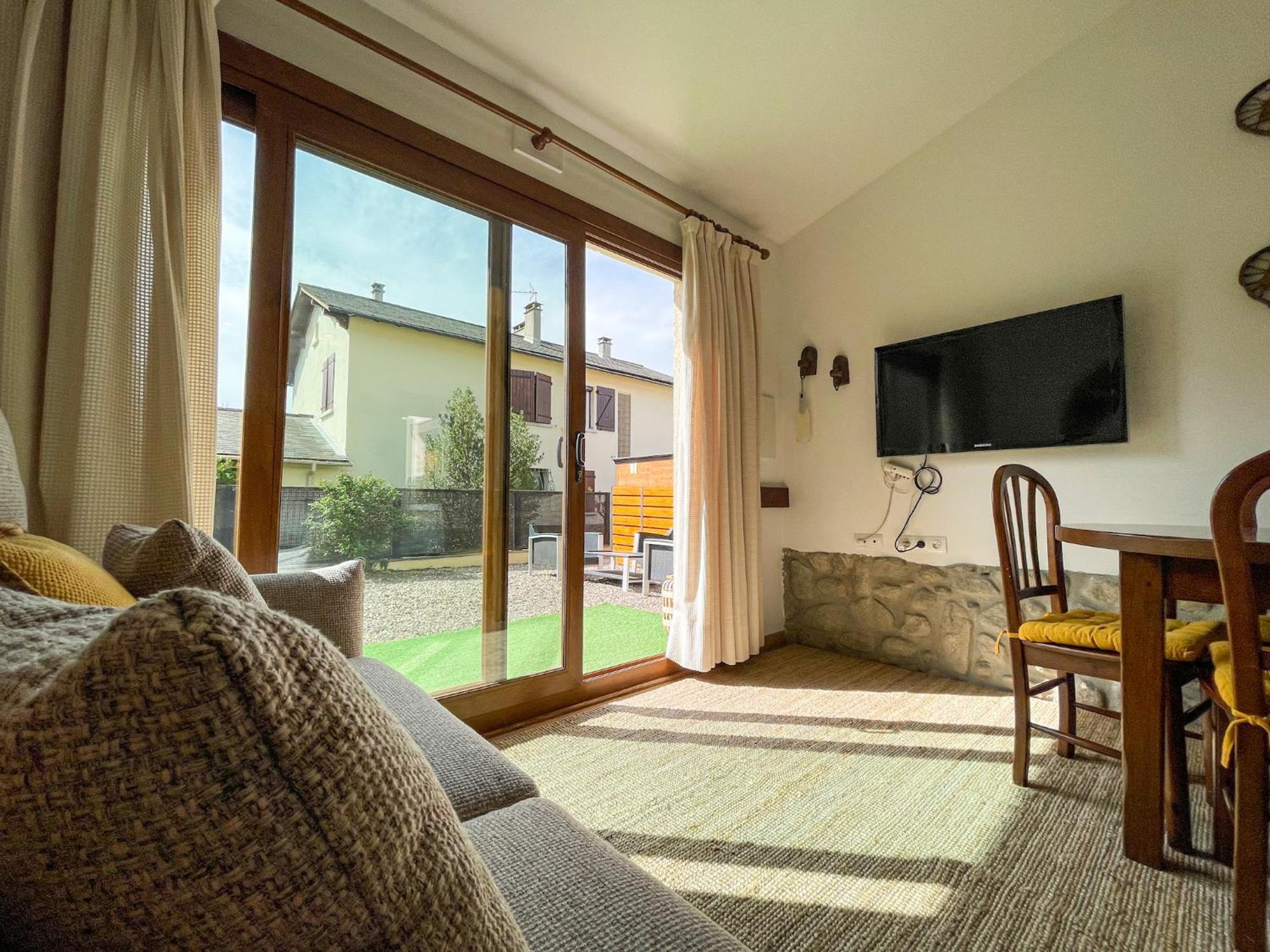 Bonita casa. Gran jardín. Con wifi. Villa Bourg-Madame Bagian luar foto
